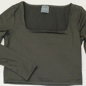 OLIVIA RAE Kaki Green long sleeve  Crop tee-shirt Squared neckline Sz Med